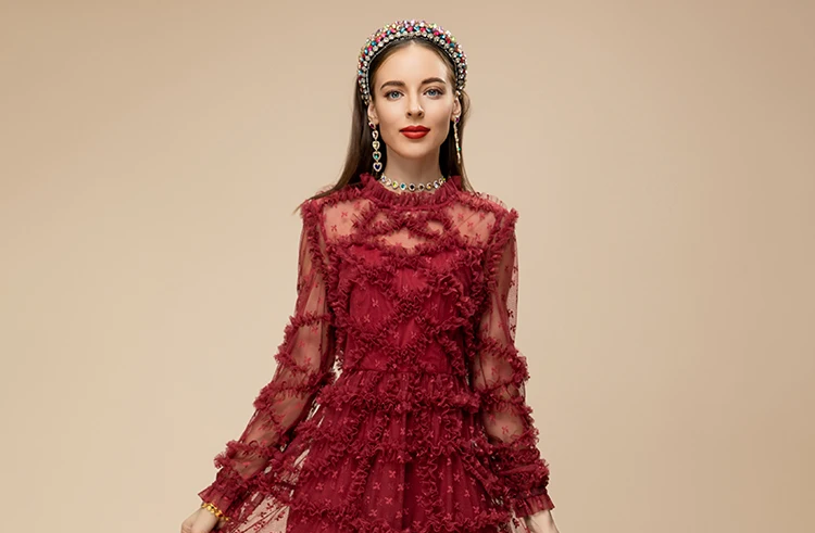 The Ultimate 2025 Autumn/Winter Dress Trends: Petite-Lengthening Styles & Boho Chic Revival